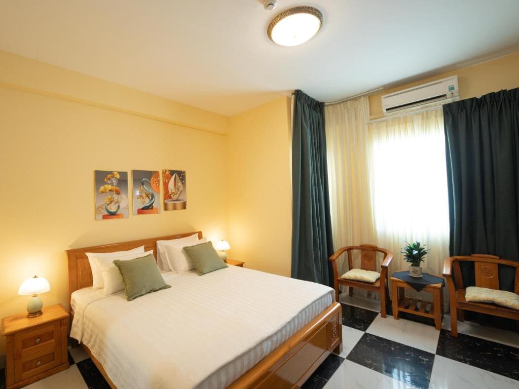 Superior King Room room - Image 3