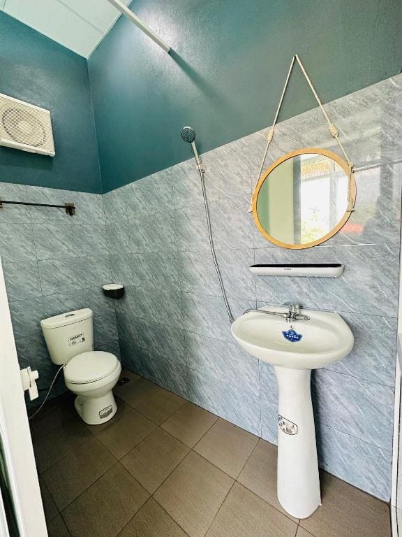 Twin Room with Pool View room - Image 2