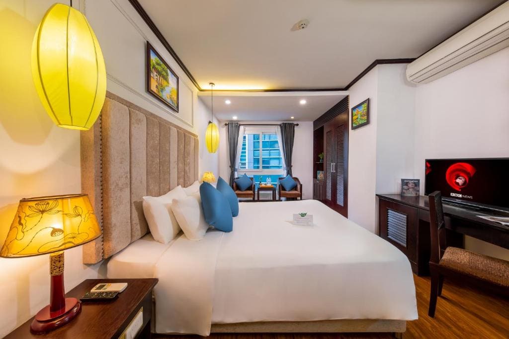 Deluxe King Room room - Image 2