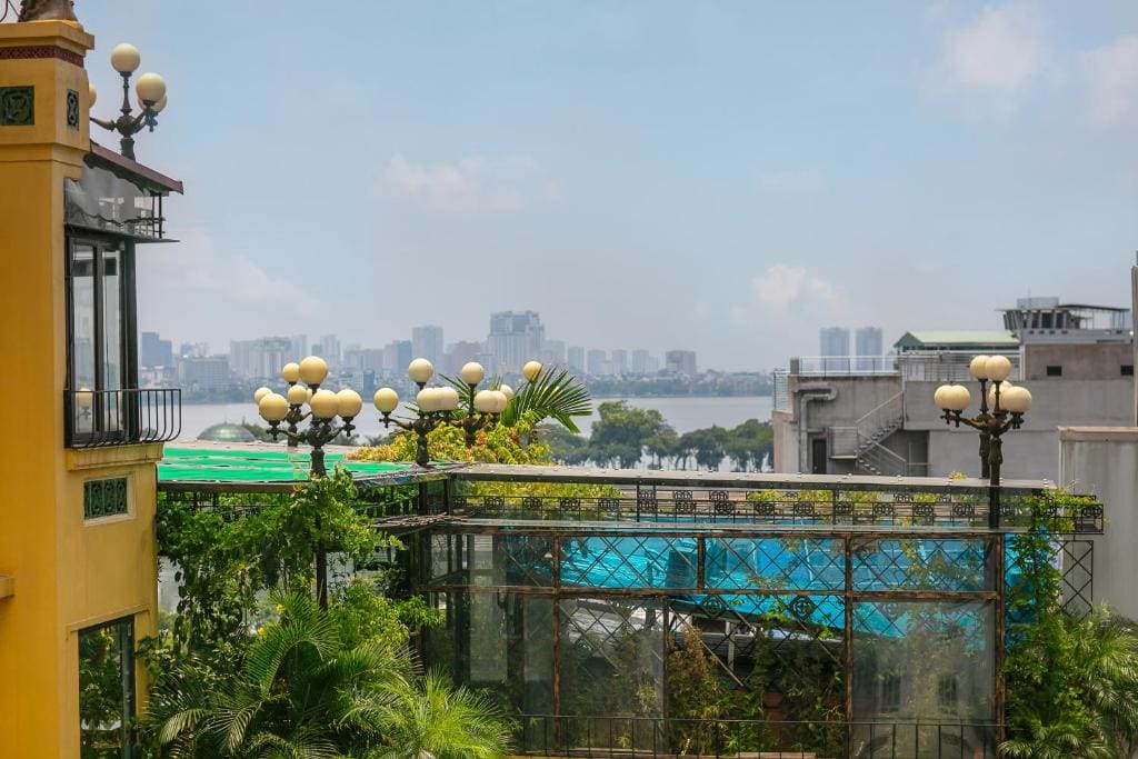 Double Room with Lake View room - Image 2
