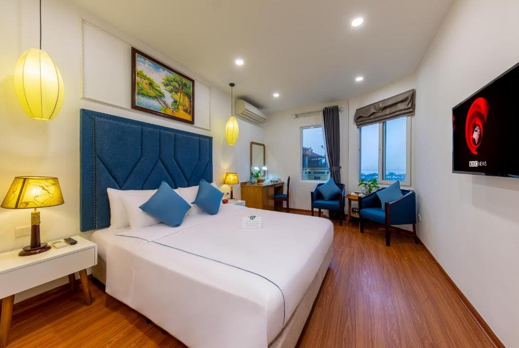 Double Room with Lake View room - Image 1