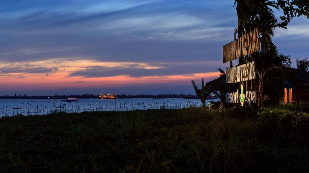Bungalow with River View room - Image 2
