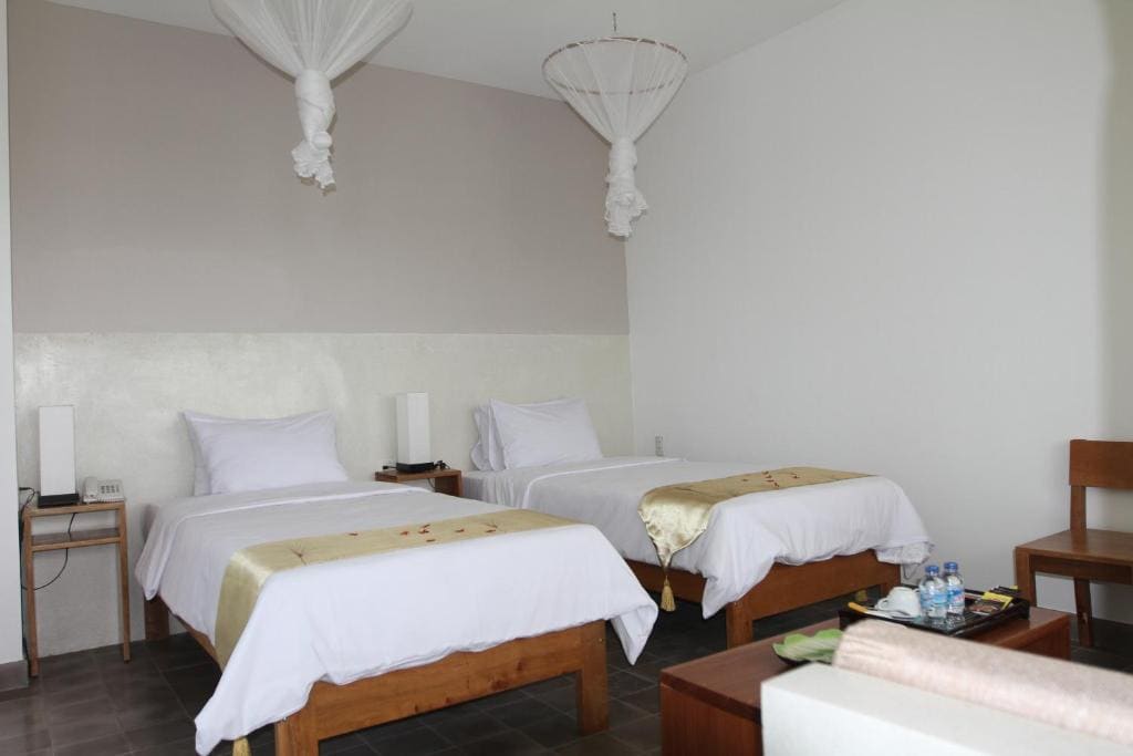 Bungalow with River View room - Image 1