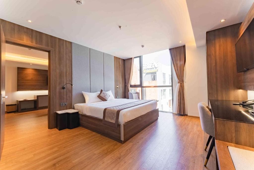 Deluxe Family Room room - Image 1