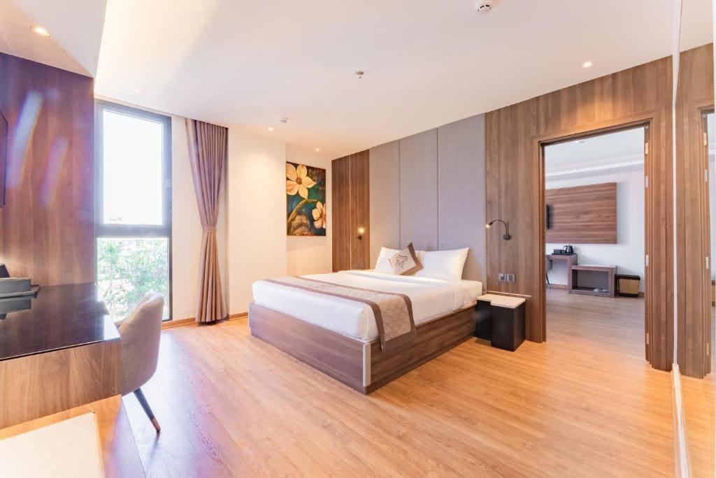 Deluxe Family Room room - Image 3