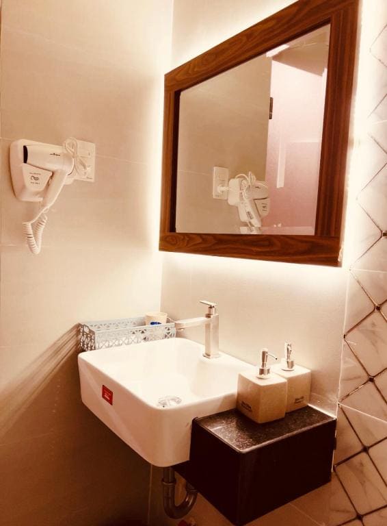 Superior Double Room room - Image 2