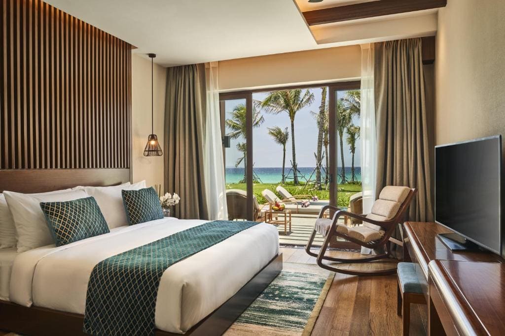 Three-Bedroom Pool Villa with Sea View room - Image 2