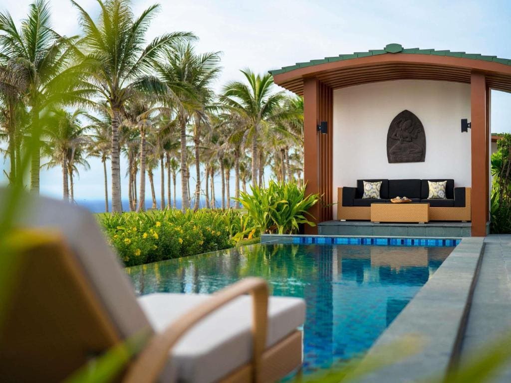 Three-Bedroom Pool Villa - Beachfront room - Image 3