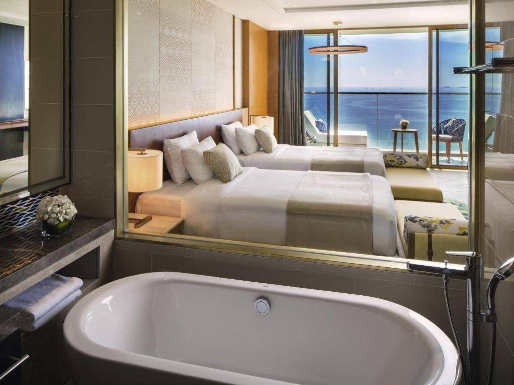 Deluxe Twin Room with Sea View room - Image 3
