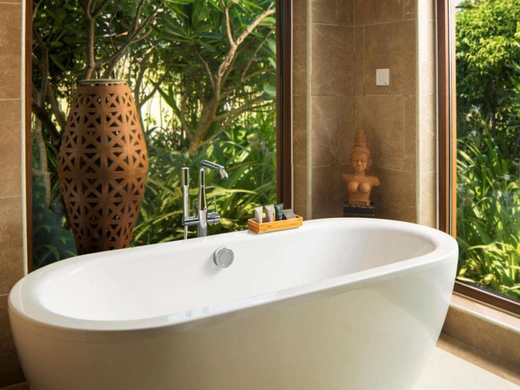Three-Bedroom Pool Villa - Beachfront room - Image 1