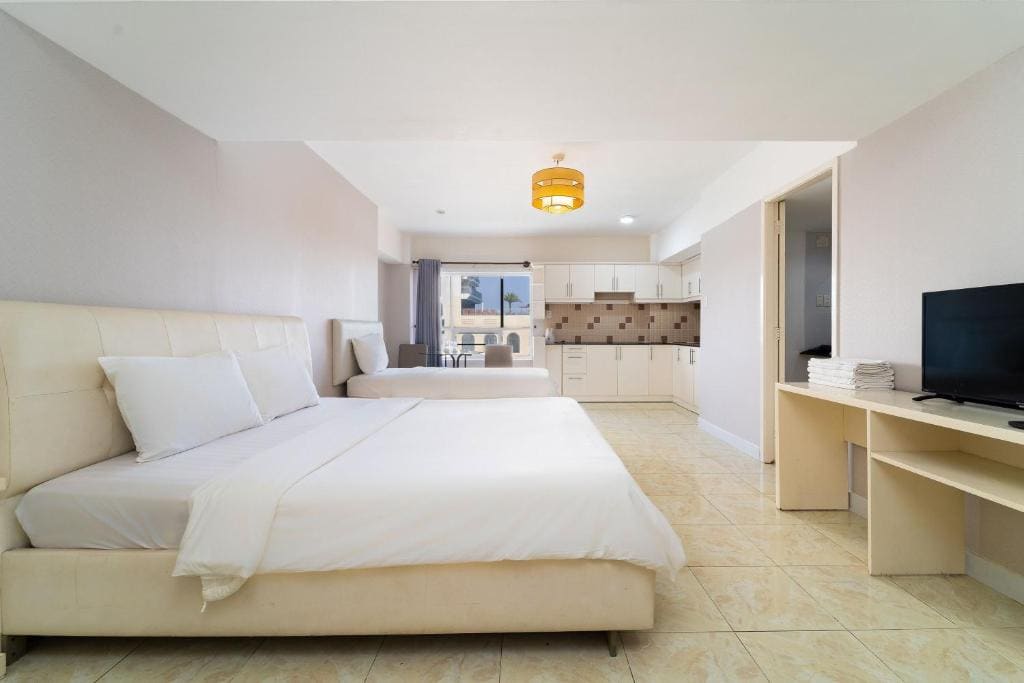 Superior Triple Room room - Image 2