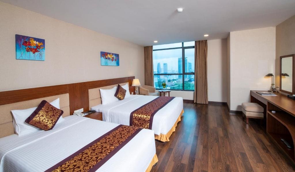 Deluxe Family Triple Room with Partial River View room - Image 2