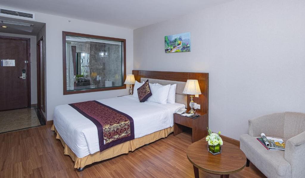 Deluxe Twin Room with Bathtub and City View room - Image 1