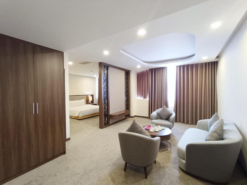 Suite room - Image 3