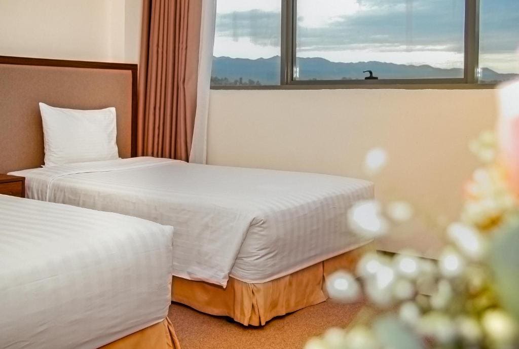Deluxe Twin Room room - Image 2
