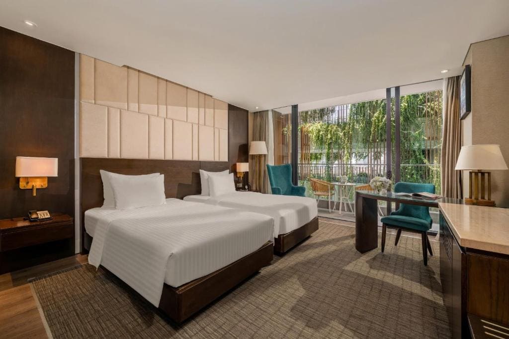 Deluxe Twin Pool View room - Image 1