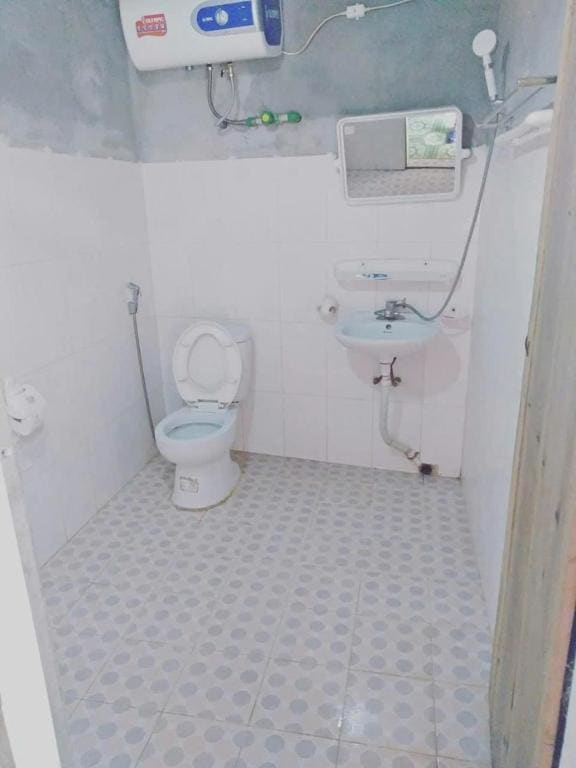 Quadruple Room with Private Bathroom room - Image 2