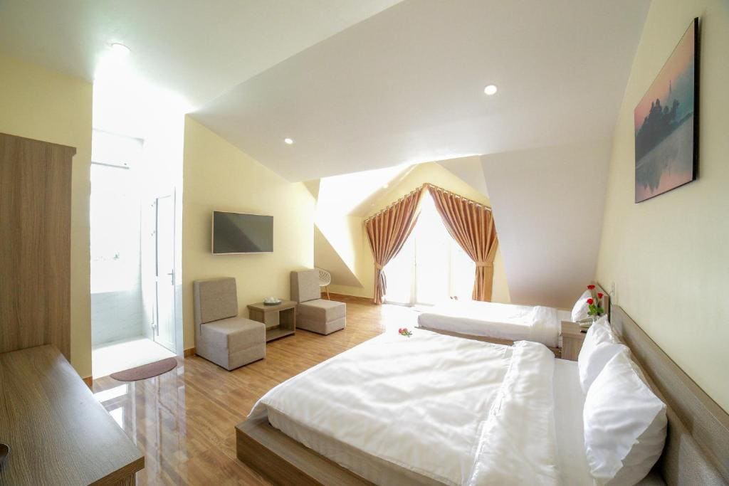 Deluxe Triple Room room - Image 1