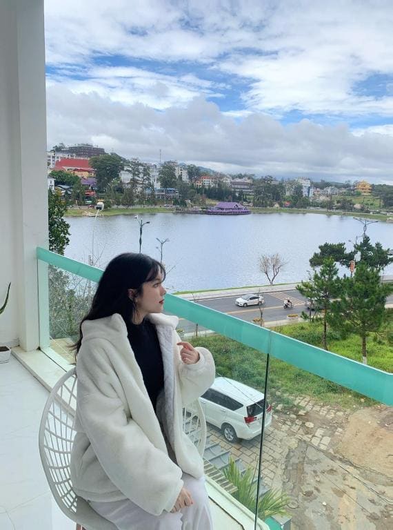 Deluxe Double or Twin Room with Lake View room - Image 2