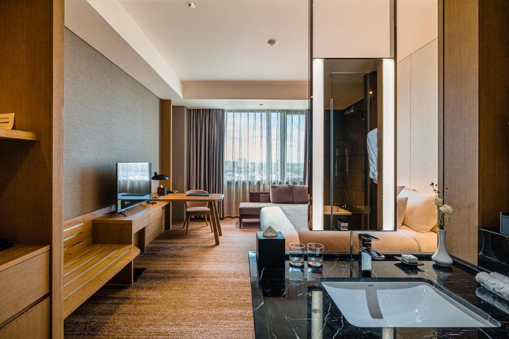 Deluxe King Room room - Image 2