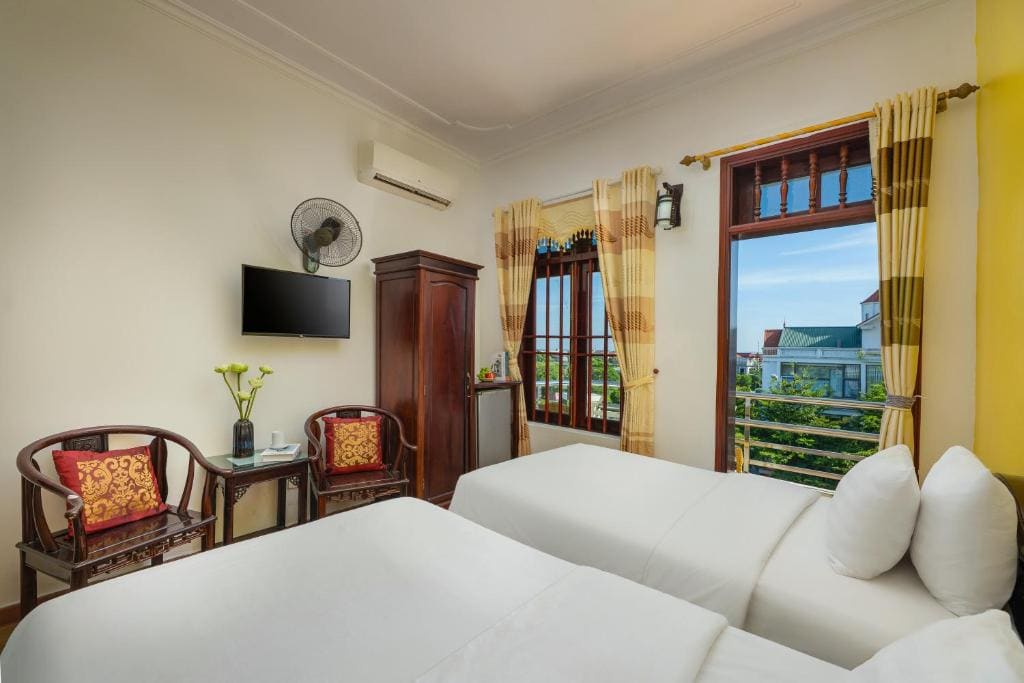 Deluxe Double or Twin Room with Balcony room - Image 3