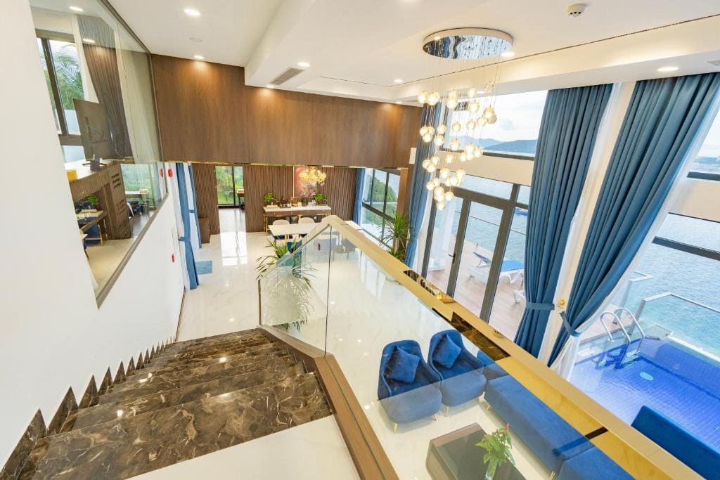 Hilltop Ocean Pool Villa room - Image 3