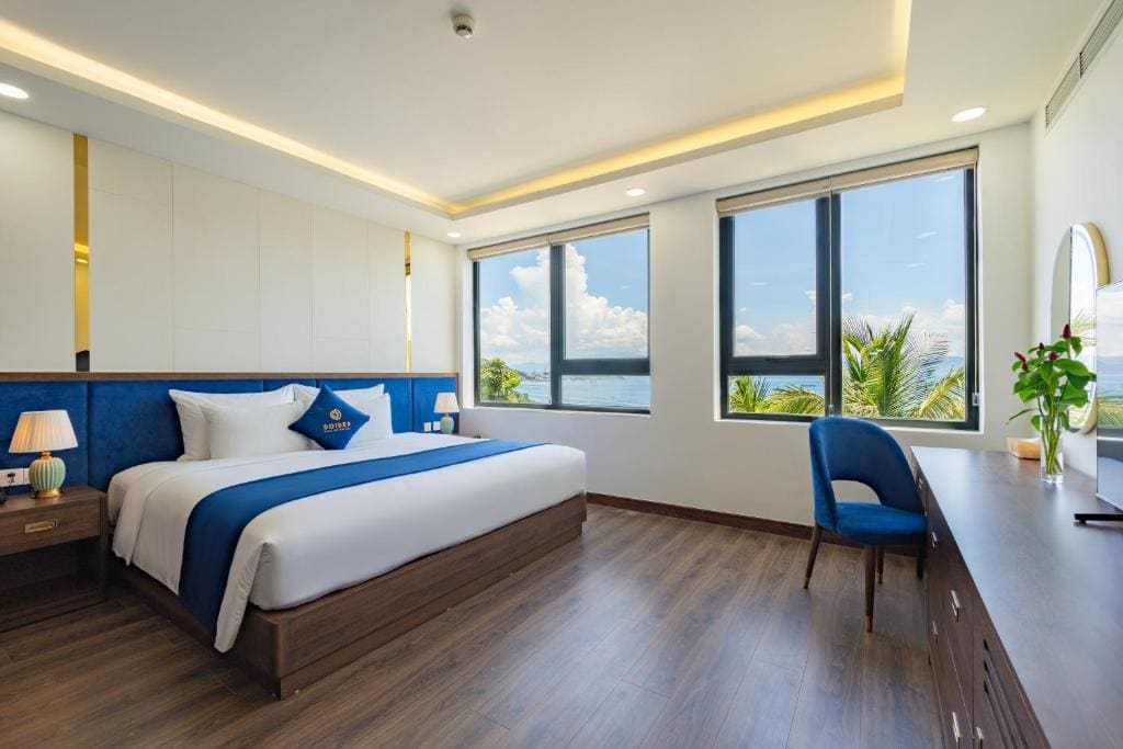 Premier Ocean Suite Twin room - Image 2