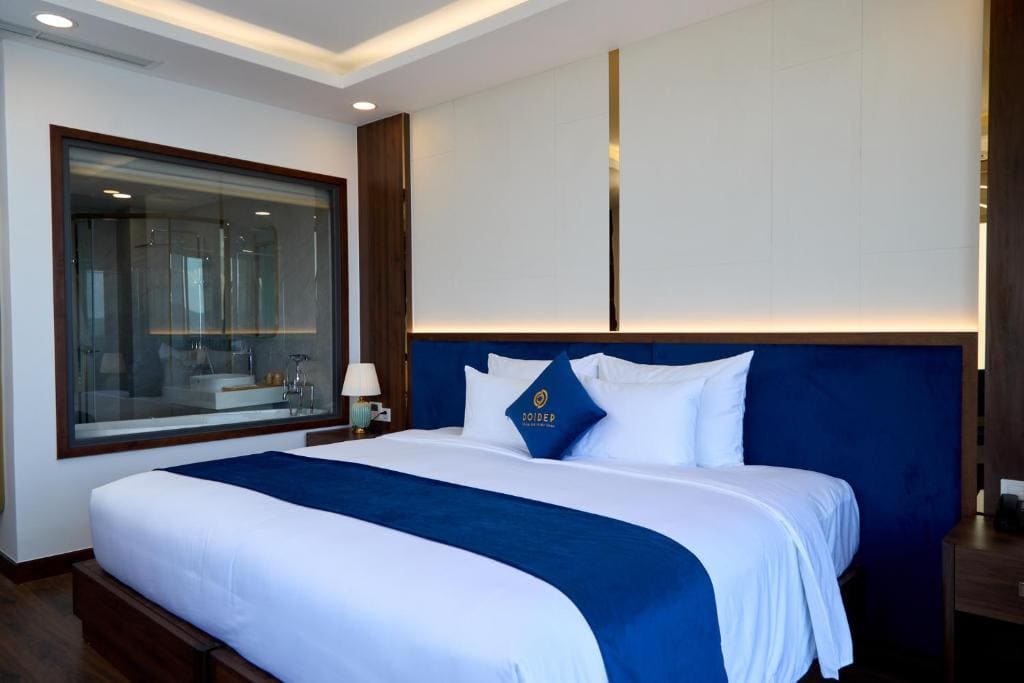 Premier Ocean Suite Twin room - Image 1