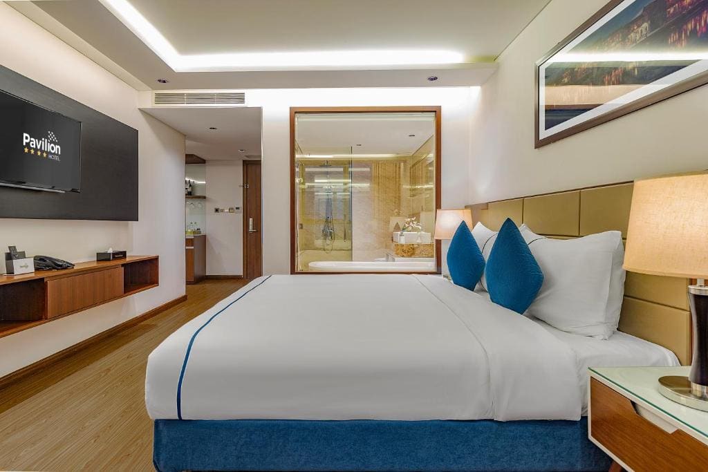 Pavilion Apartment room - Image 1