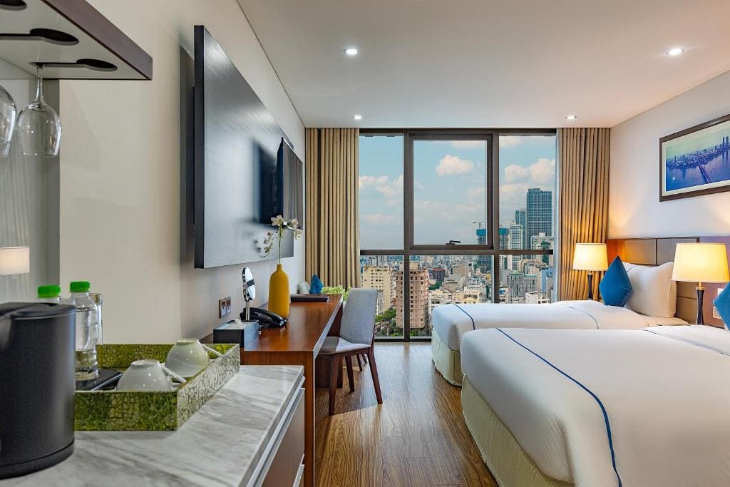 Luxury Triple Room room - Image 2