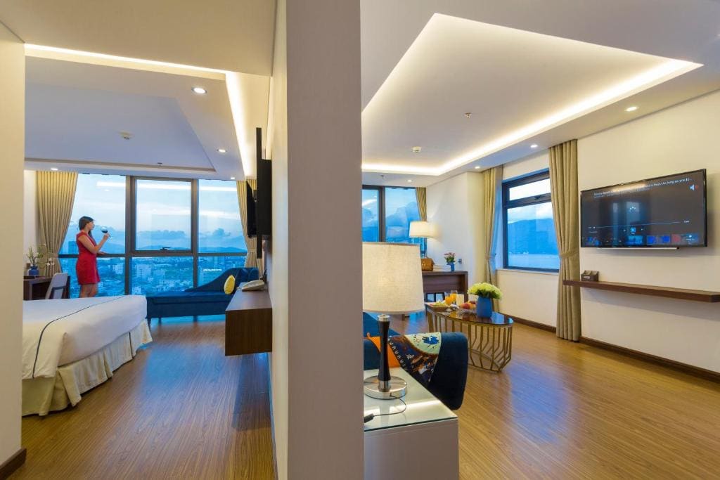 Pavilion Apartment room - Image 3
