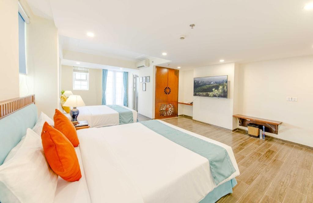 Premier Family Sea View Room with 2 Balconies room - Image 1