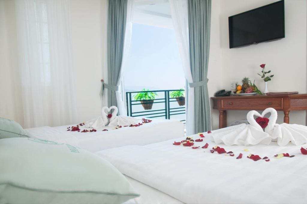 Superior Twin Room room - Image 2