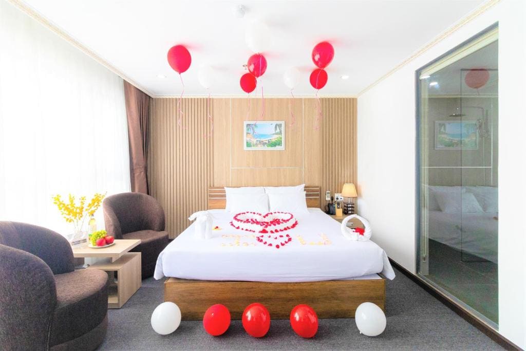 Premier Deluxe Double Room with River View room - Image 2