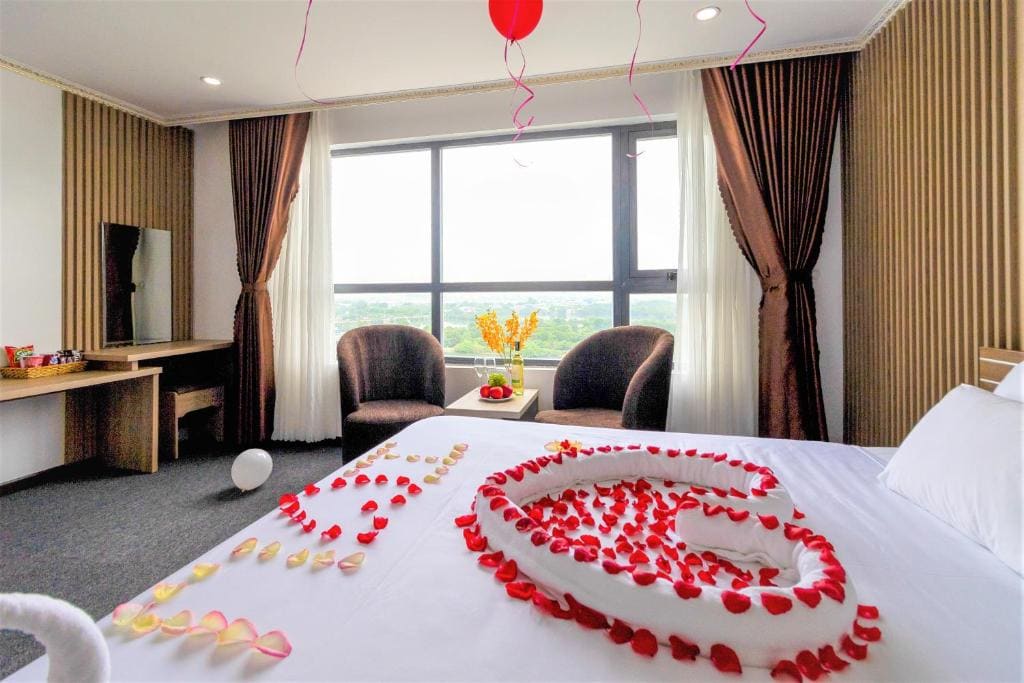 Premier Deluxe Double Room with River View room - Image 3