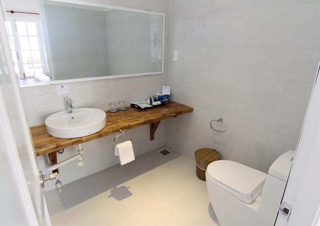 Double Room with Sea View room - Image 2