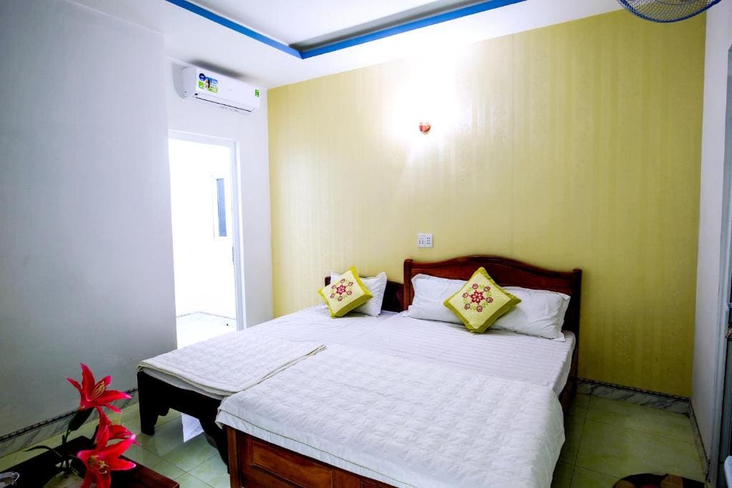 Deluxe Triple Room with Sea View room - Image 2