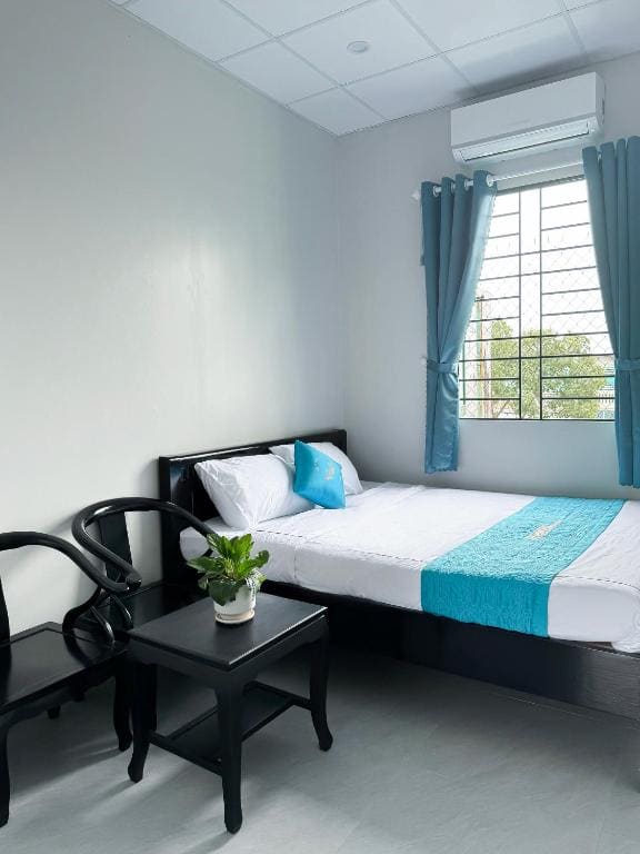 Double Room with Private External Bathroom room - Image 1