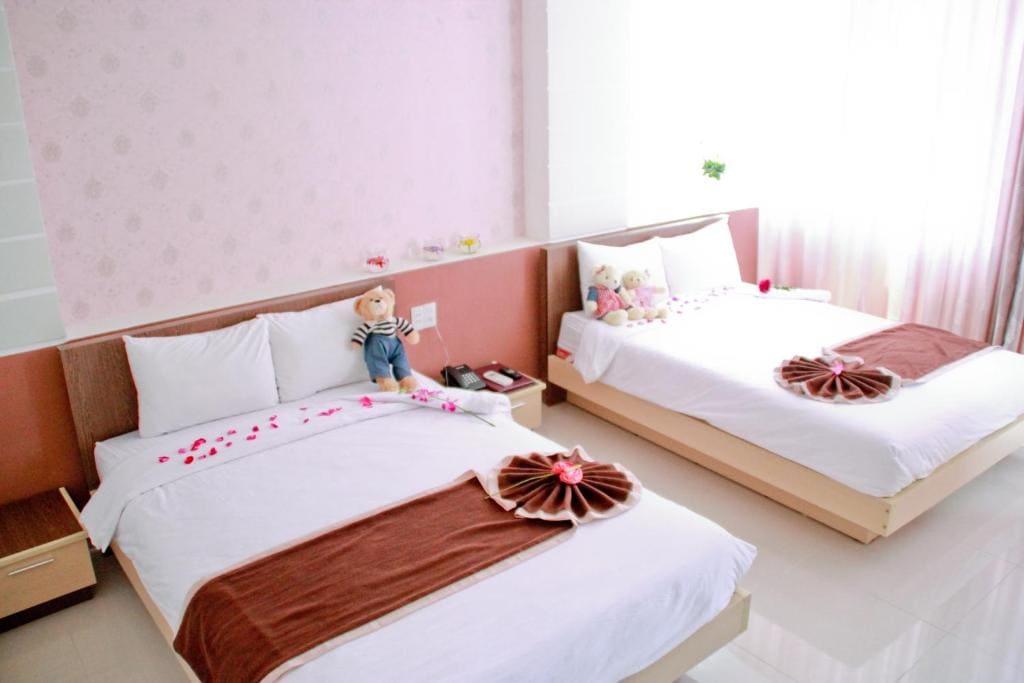 Deluxe Twin Room room - Image 2