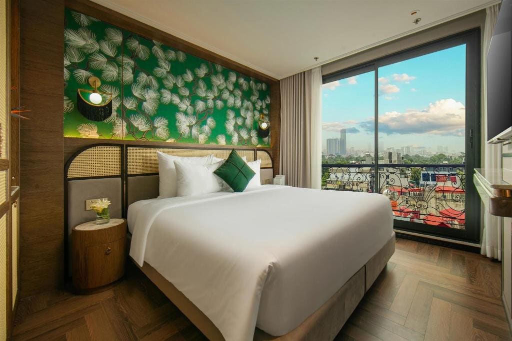 Deluxe Corner Suite room - Image 2