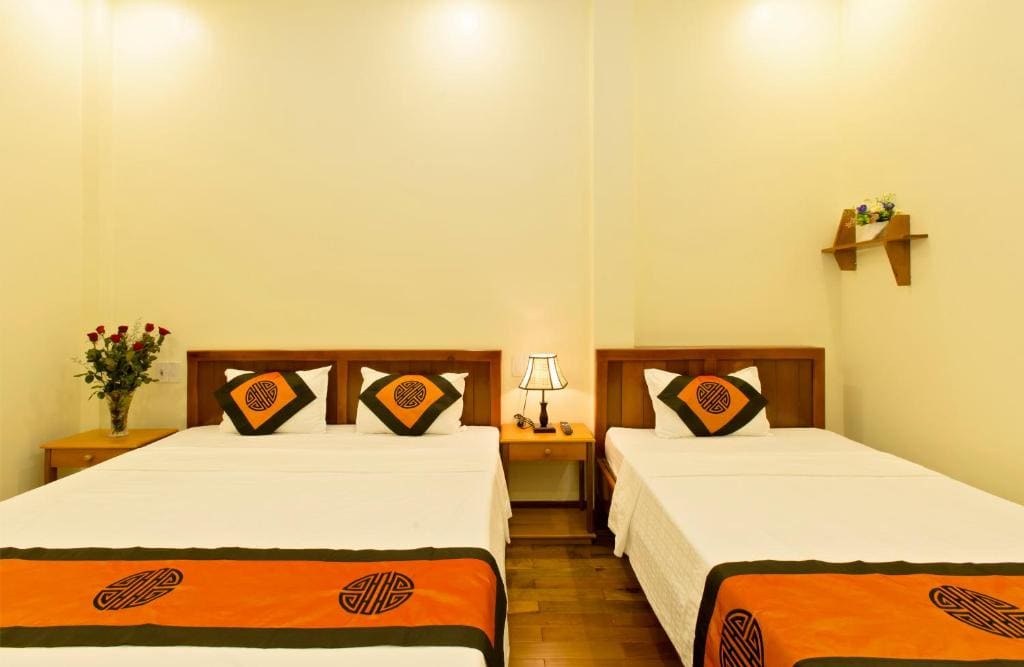 Standard Family Room room - Image 2