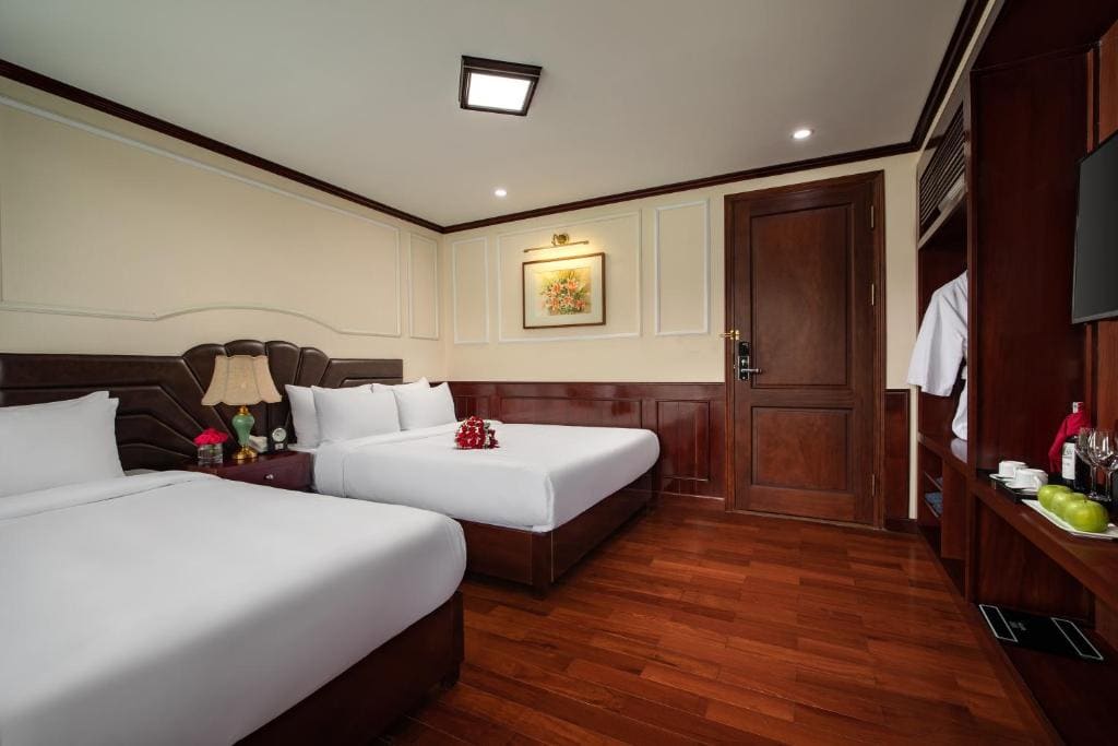 Deluxe Triple Room with Sea View room - Image 3