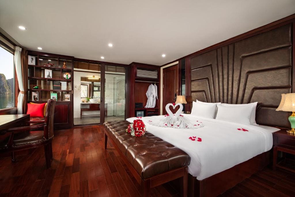 Suite with Balcony room - Image 3