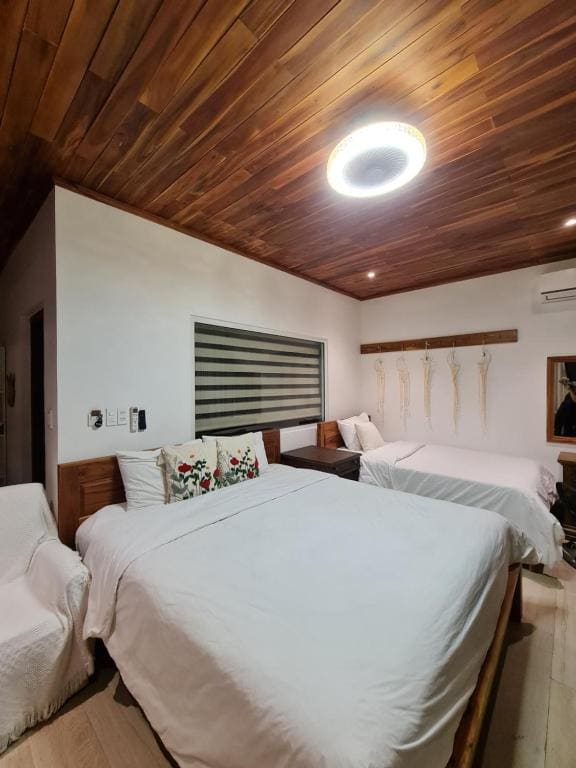 Deluxe Double Room with Balcony and Sea View room - Image 3