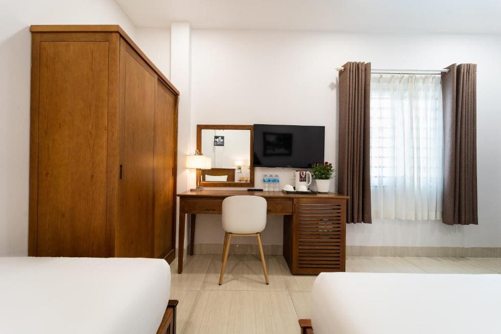 Standard Triple Room room - Image 3