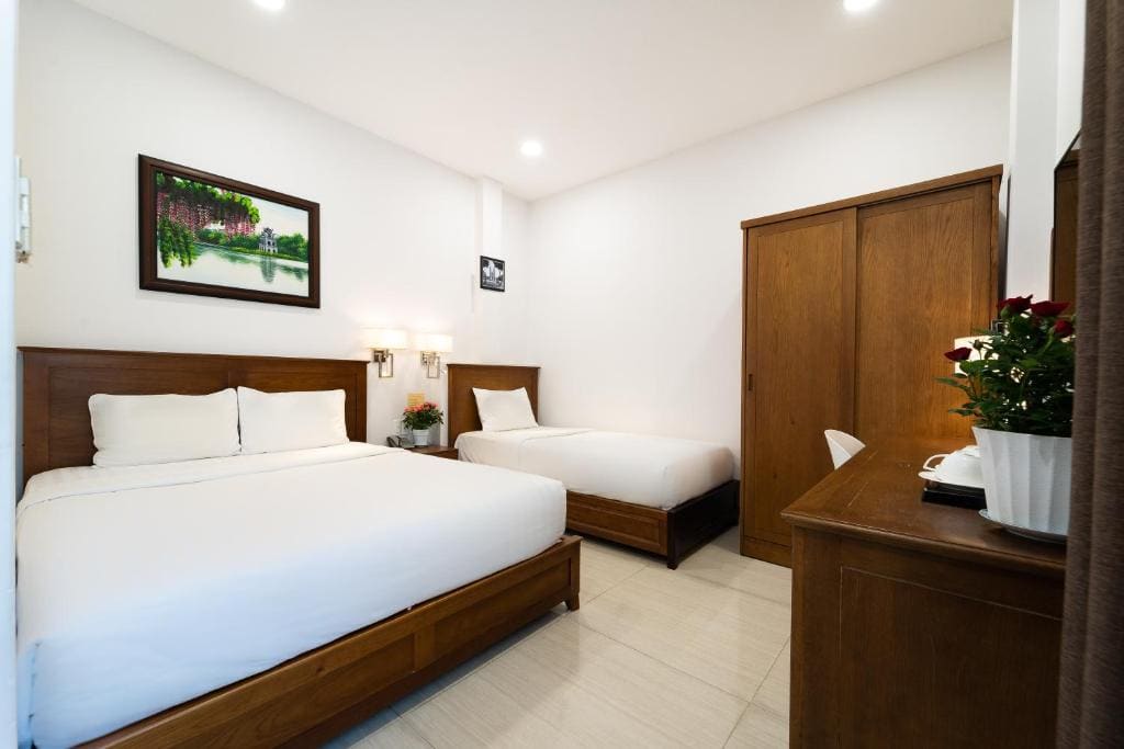 Standard Triple Room room - Image 1