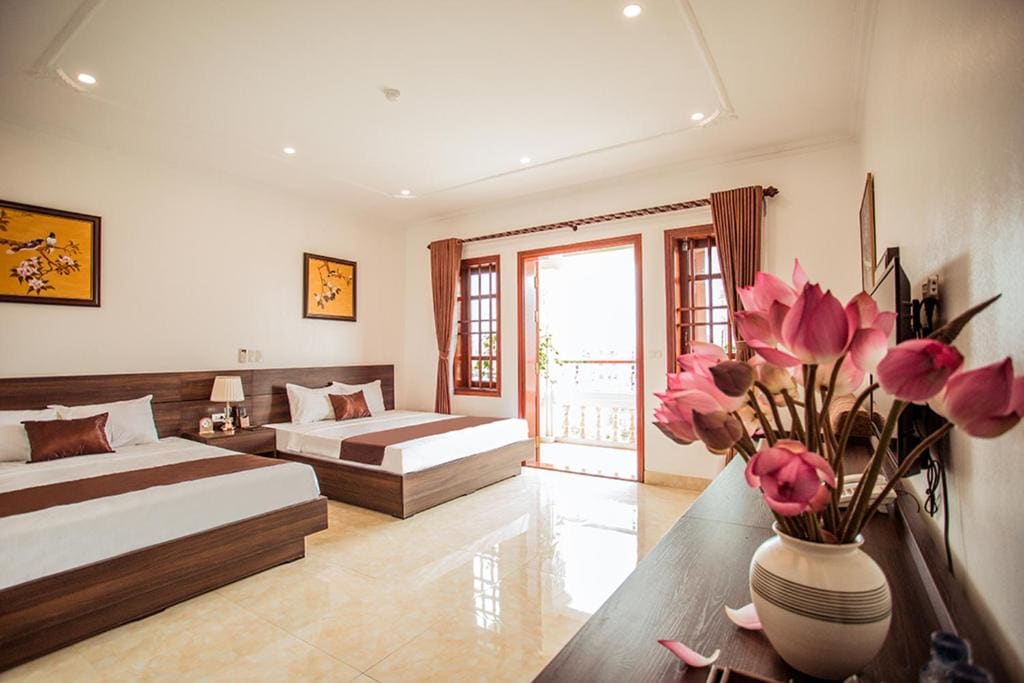 Family Room room - Image 3