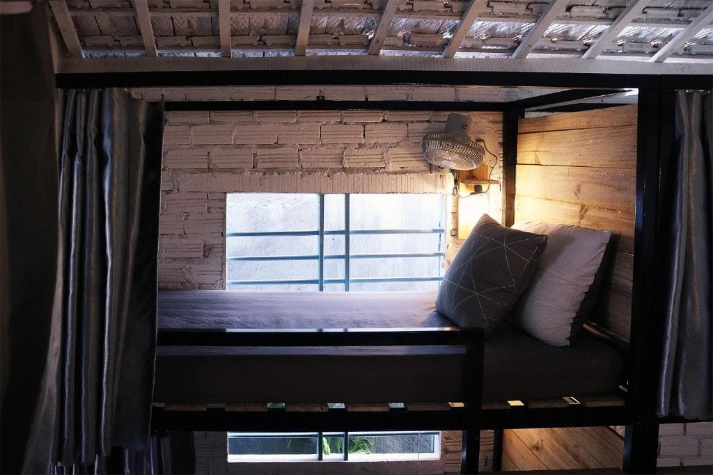 Bunk Bed in Mixed Dormitory Room room - Image 1