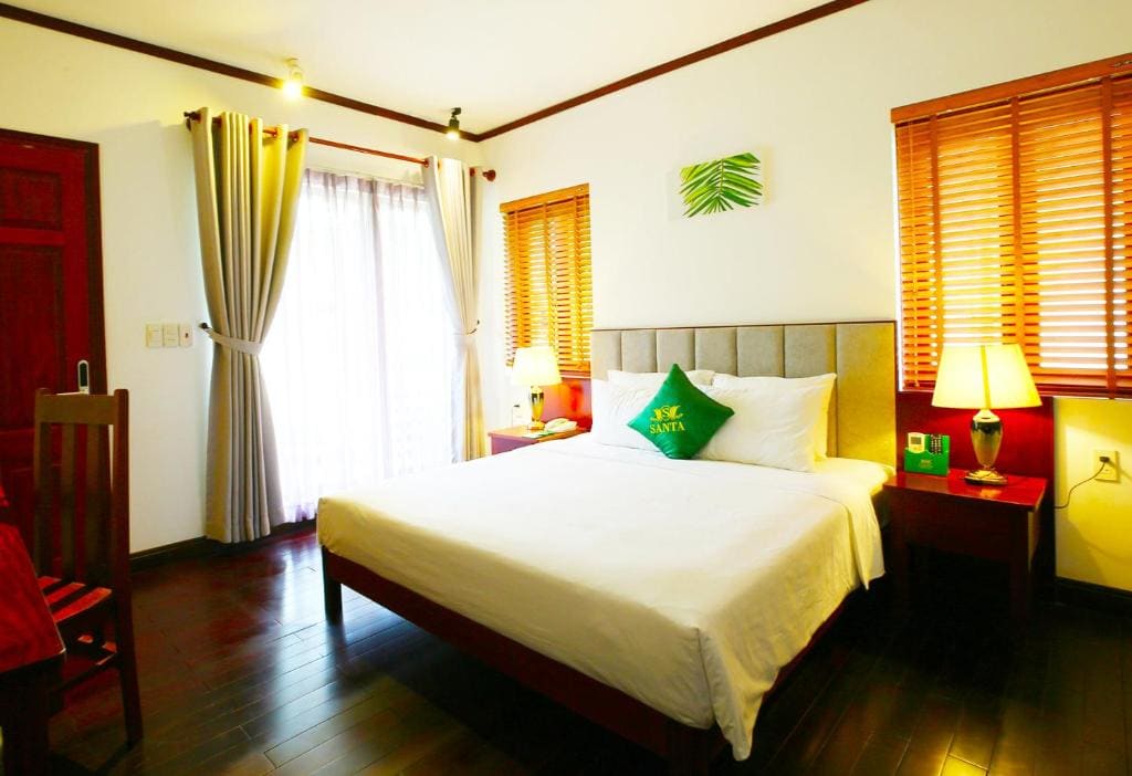 Double Room with Pool View room - Image 3