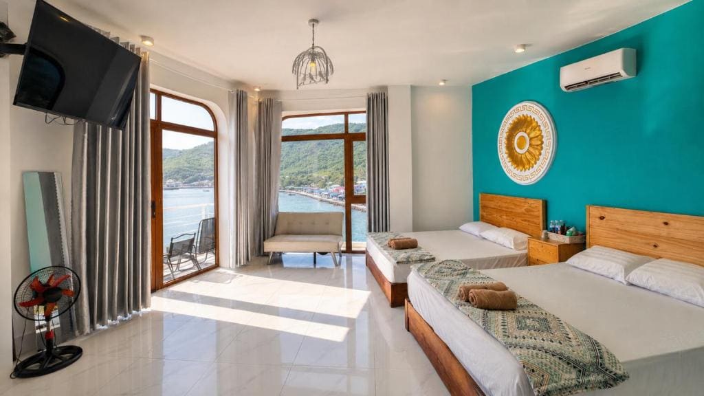Family Room with Sea View room - Image 2